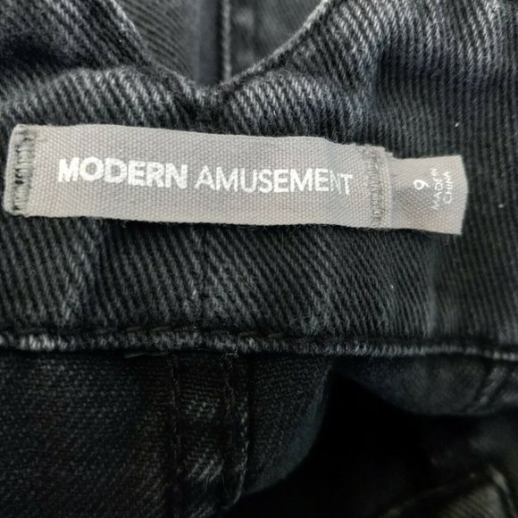 Modern Amusement High Rise Roll Up Shorts Size 9 Black - Picture 3 of 5